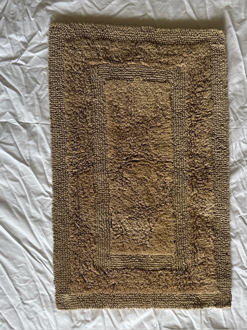 Beige Light Brown UGG Brand Bathroom Shower Mat Rug 32 x 20 Inches Bath Mat EUC